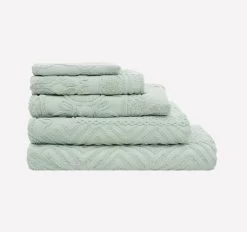 Camilla Palm Jacquard 620GSM Bath Towel Range Mint