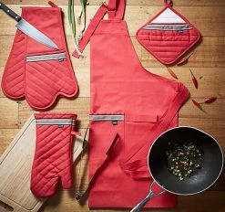 Professional Series II Silicone Oven Mitt Red -Home Furnishings ladelle professionalseriesred f5dcc83f 4537 49ee b63f 5e5f1d5376b8