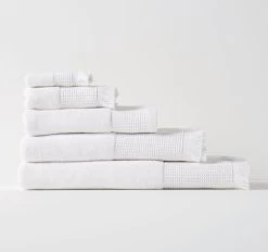Eden 800GSM Cotton Bath Mat White -Home Furnishings lhl edenwhitetowels 698fa627 3aca 464b 8ebc 9db806bb1562