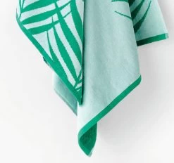 Palms 80x160cm Beach Towel Green -Home Furnishings lhl palmsgreen80x160beachtwl4