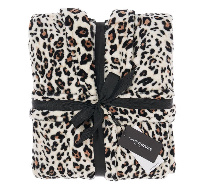 Plush Bathrobe Range Leopard 5 Plush Bathrobe Range Leopard - Image 3