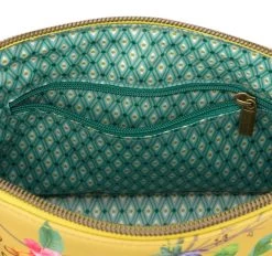Pip Studio Petites Fleurs Small Triangle Cosmetic Bag Yellow 7 Pip Studio Petites Fleurs Small Triangle Cosmetic Bag Yellow -Home Furnishings ps petitefleuryellowsmalltricosmeticbag3