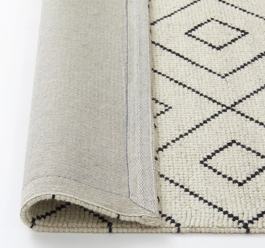 Makalu Floor Rug Range Feather 5 Makalu Floor Rug Range Feather - Image 3